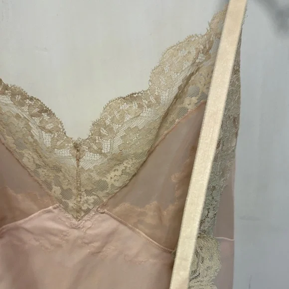 Vintage Vassarette Elegant Lace Trim Slip Dress Cream 34A - Picture 7 of 9